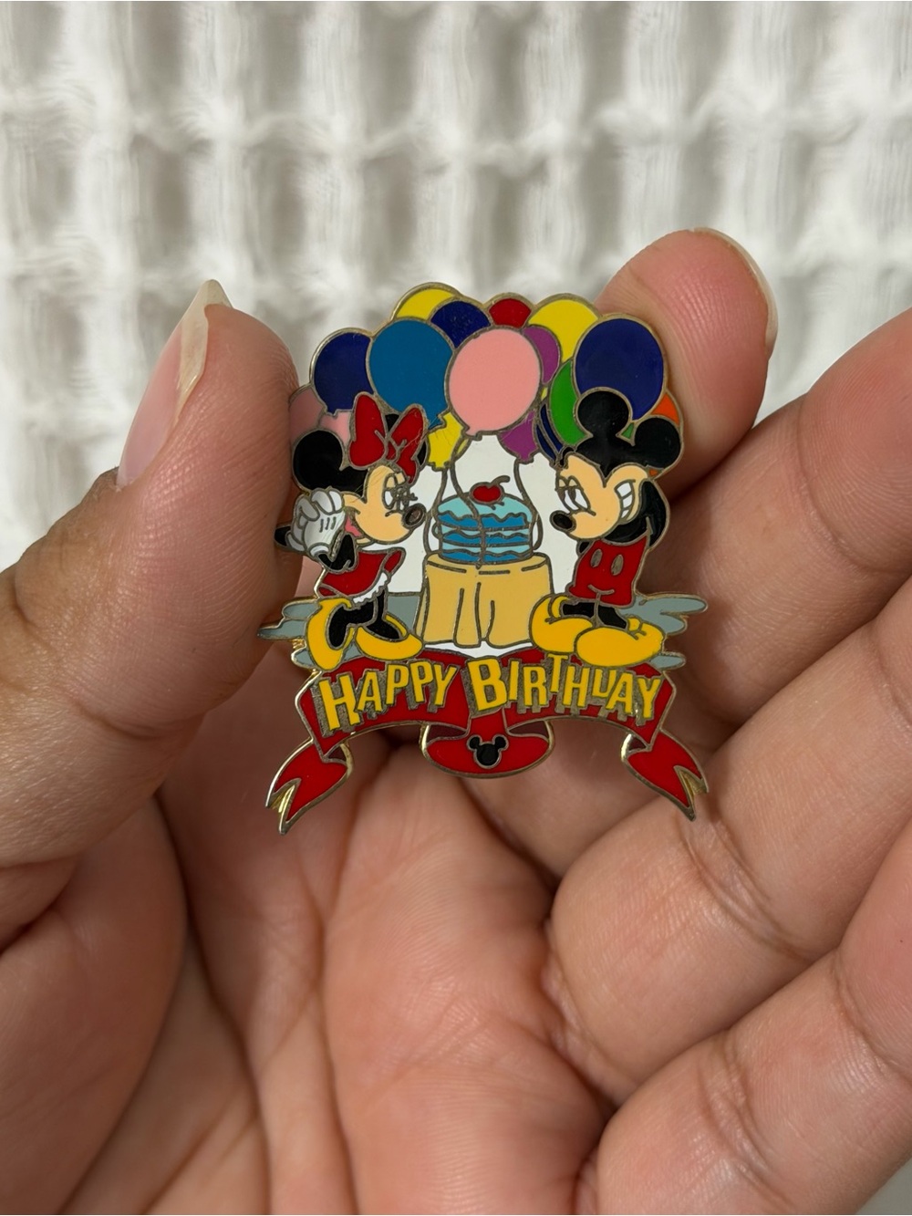"Happy Birthday with Mickey and Minnie" Disney trading pin (Pin #3982)